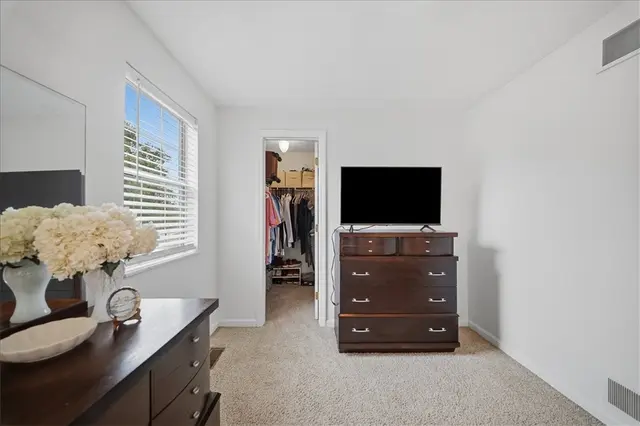 2631 Hunters Point Dr gallery image 37