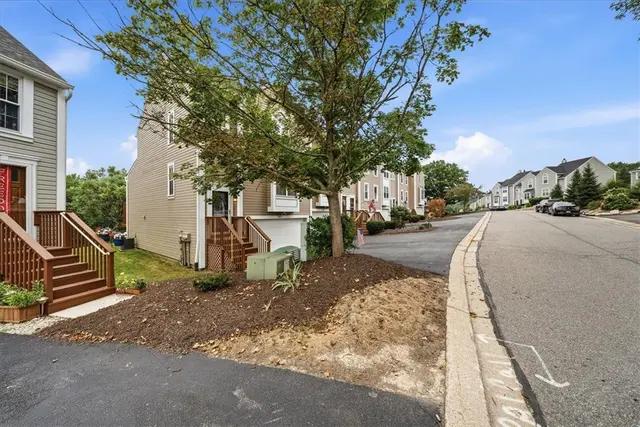 2631 Hunters Point Dr gallery image 41