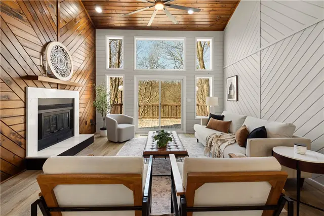 2635 Woodmont Ln gallery image 5