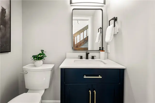 2635 Woodmont Ln gallery image 10
