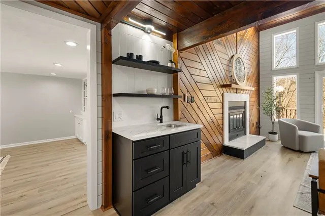 2635 Woodmont Ln gallery image 11