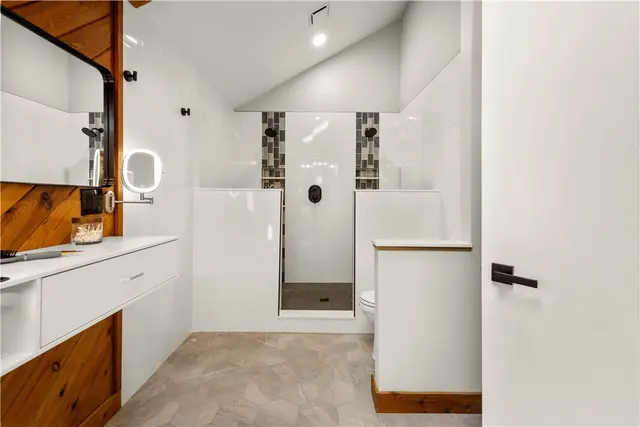 2635 Woodmont Ln gallery image 15