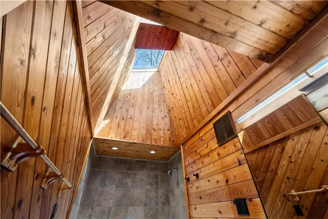 2635 Woodmont Ln gallery image 22