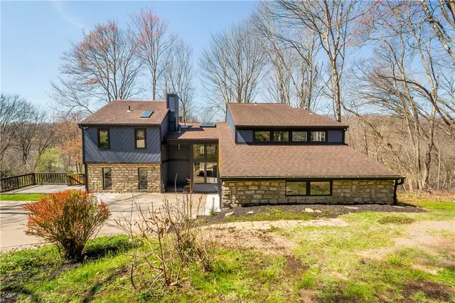 2635 Woodmont Ln gallery image 35