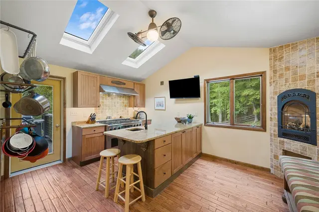 2638 Woodmont Ln gallery image 2