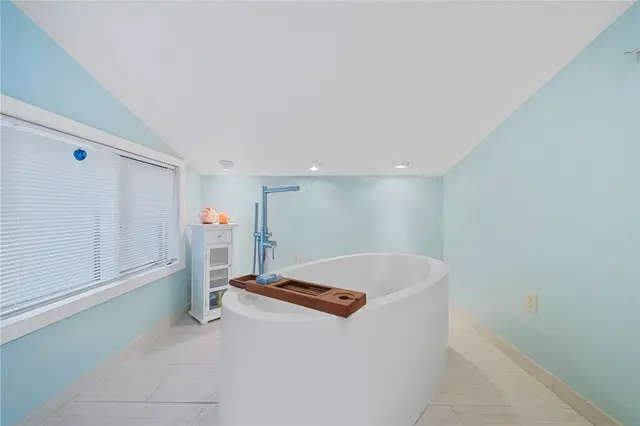 2638 Woodmont Ln gallery image 10