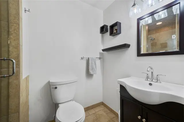 2638 Woodmont Ln gallery image 15