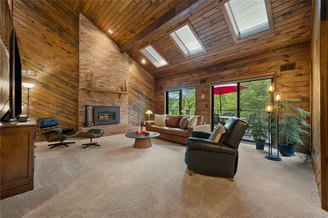 2638 Woodmont Ln gallery image 18