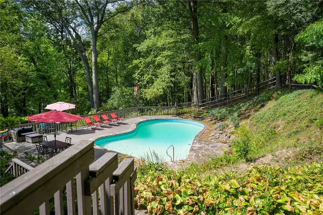 2638 Woodmont Ln gallery image 23