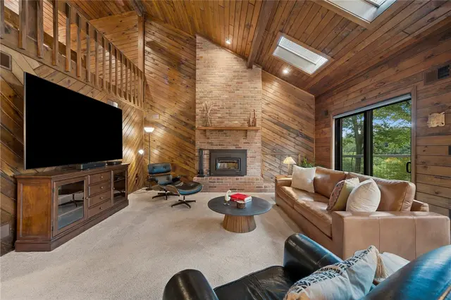 2638 Woodmont Ln gallery image 37