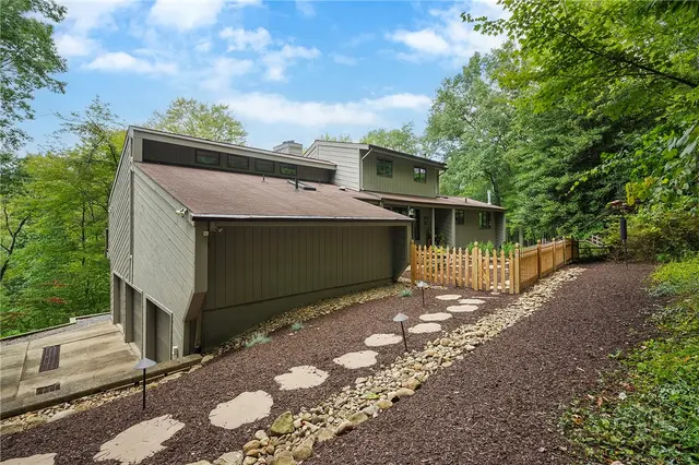 2638 Woodmont Ln