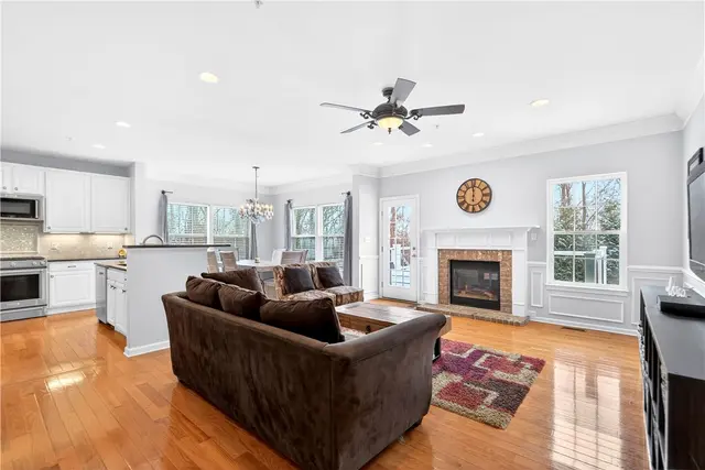 264 Corey Dr gallery image 6