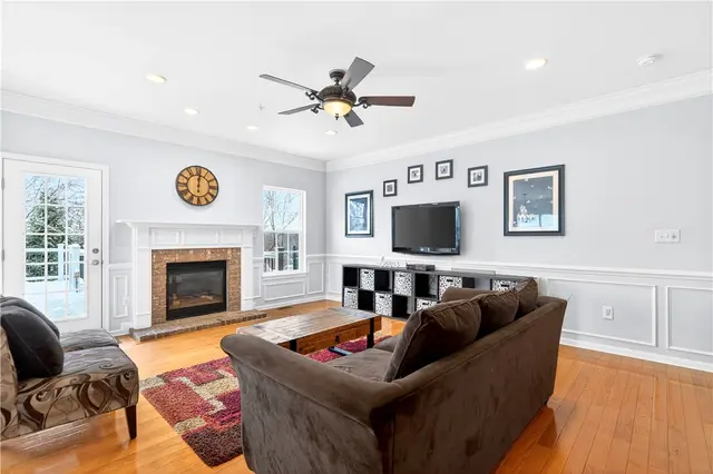 264 Corey Dr gallery image 8
