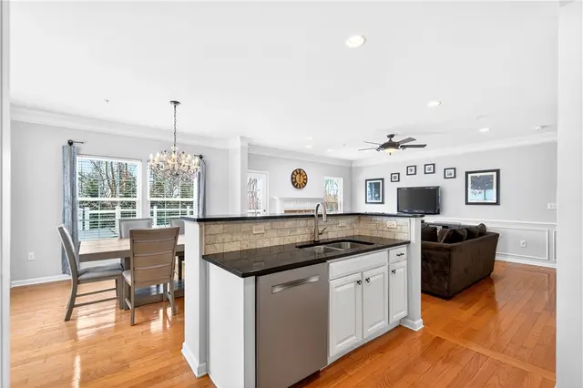 264 Corey Dr gallery image 15