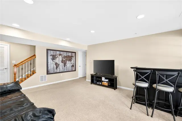 264 Corey Dr gallery image 32
