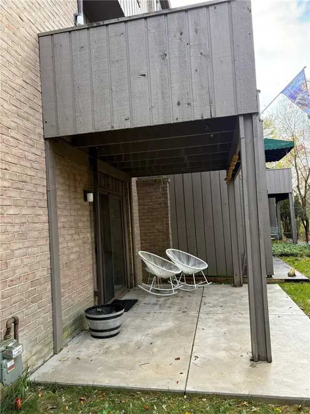 264 Elm Ct gallery image 20