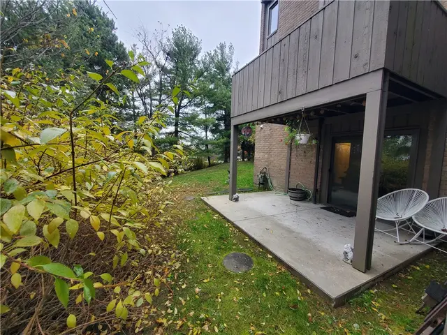 264 Elm Ct gallery image 21