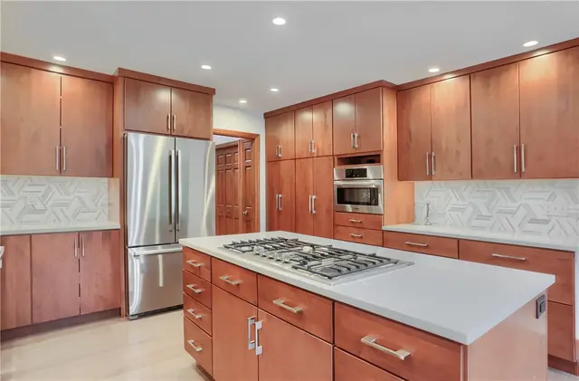 2642 Black Oak Ct gallery image 2
