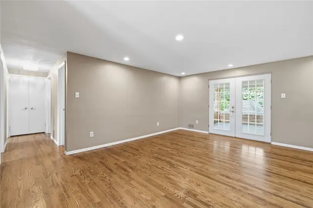 265 McIntyre Rd gallery image 3