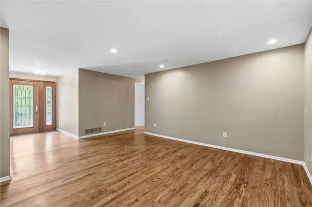 265 McIntyre Rd gallery image 29