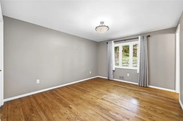 265 McIntyre Rd gallery image 32