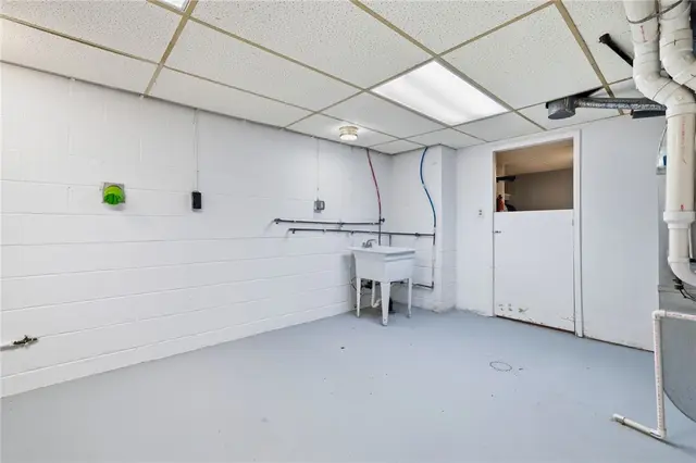 265 McIntyre Rd gallery image 45