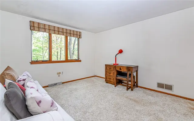 2652 Glenchester Rd gallery image 4