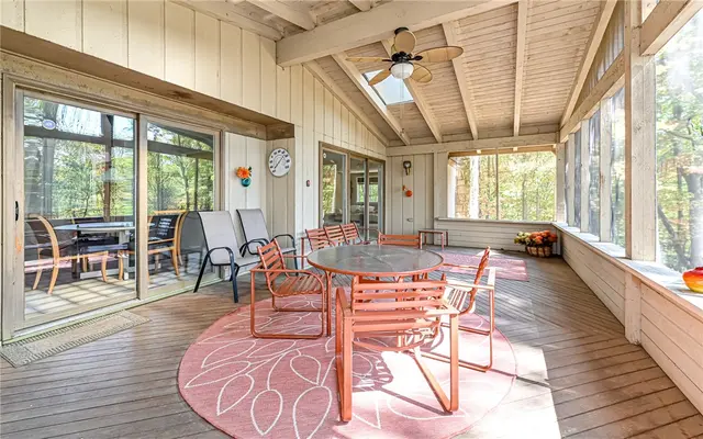 2652 Glenchester Rd gallery image 17