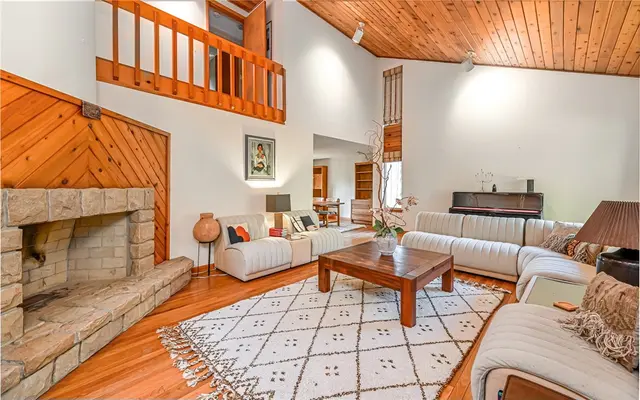 2652 Glenchester Rd gallery image 32