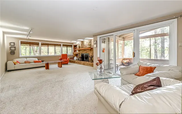 2652 Glenchester Rd gallery image 33