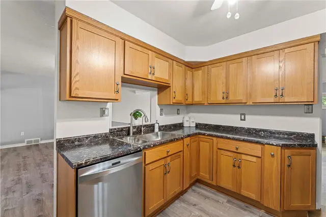 2654 W Hardies Rd gallery image 18
