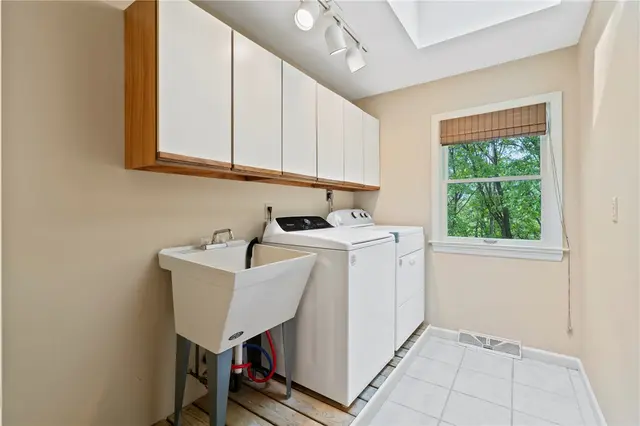 2662 Timberglen Drive W gallery image 5