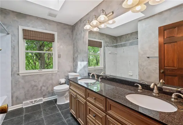 2662 Timberglen Drive W gallery image 6