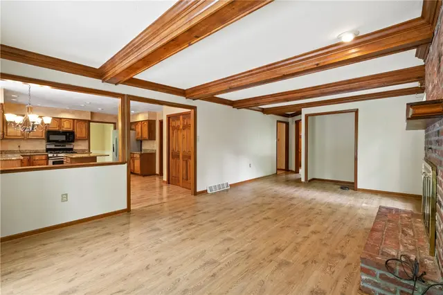 2662 Timberglen Drive W gallery image 32