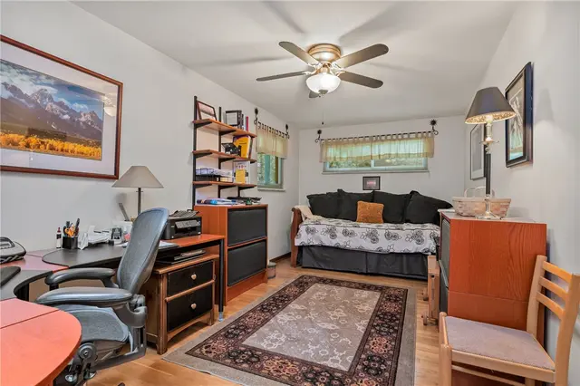 2666 Pointview Drive gallery image 2