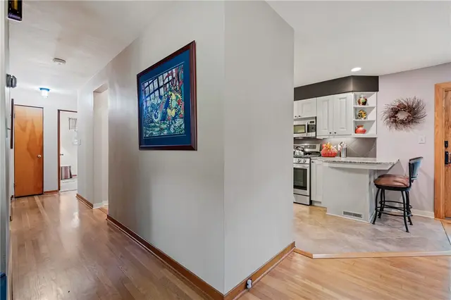 2666 Pointview Drive gallery image 7