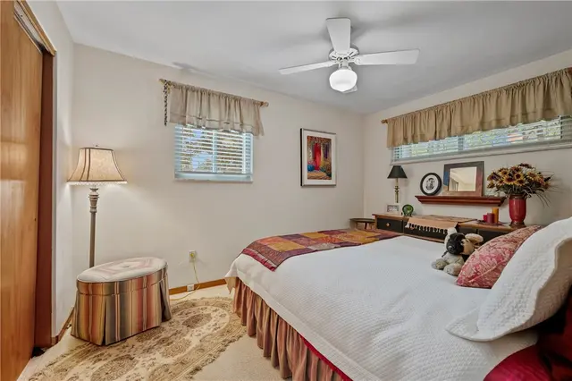 2666 Pointview Drive gallery image 11
