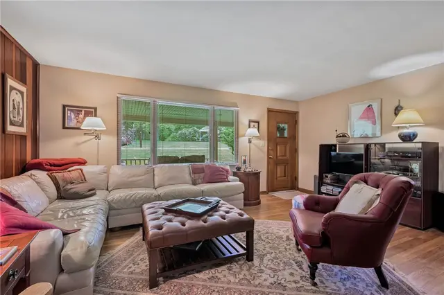 2666 Pointview Drive gallery image 12