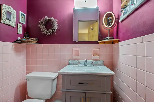 2666 Pointview Drive gallery image 23