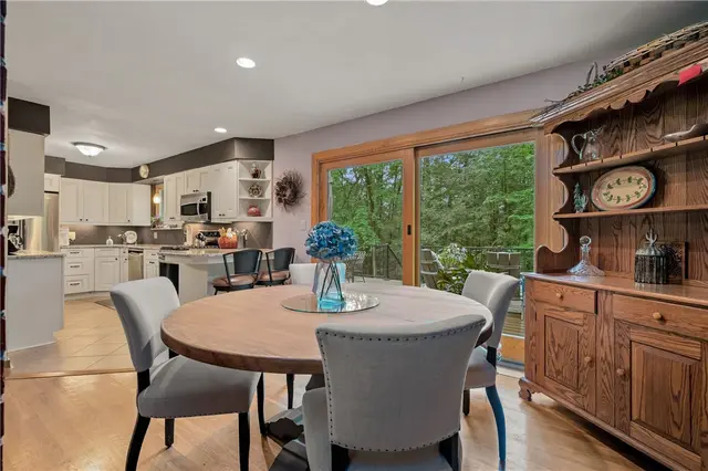 2666 Pointview Drive gallery image 24