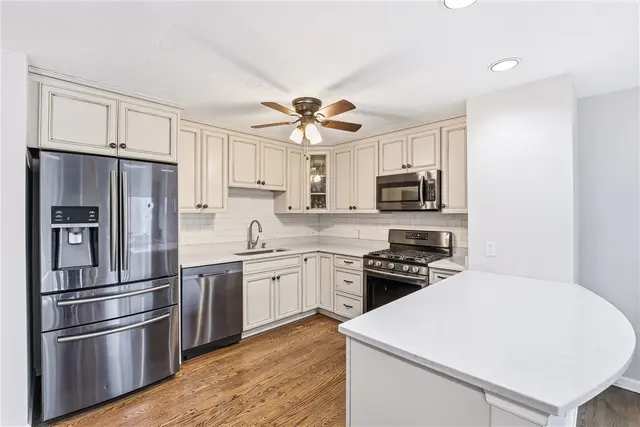 2671 Hunters Point Drive gallery image 3
