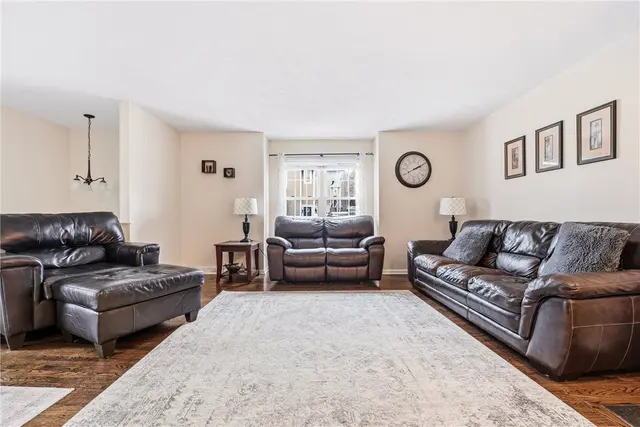 2671 Hunters Point Drive gallery image 6