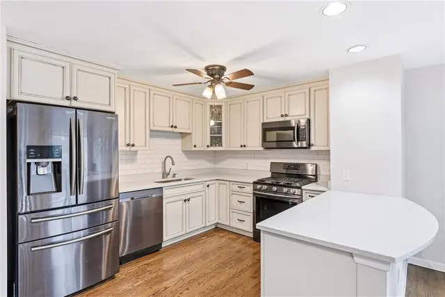 2671 Hunters Point Drive gallery image 12