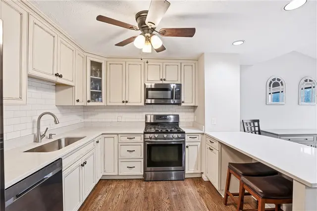 2671 Hunters Point Drive gallery image 29