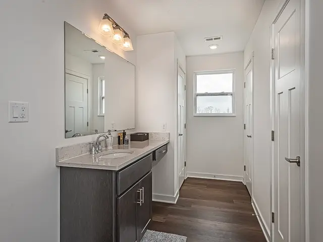 2674 Margos Way gallery image 16