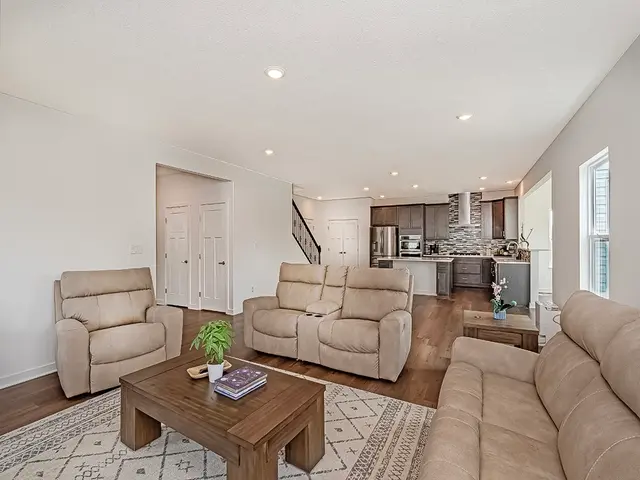 2674 Margos Way gallery image 17