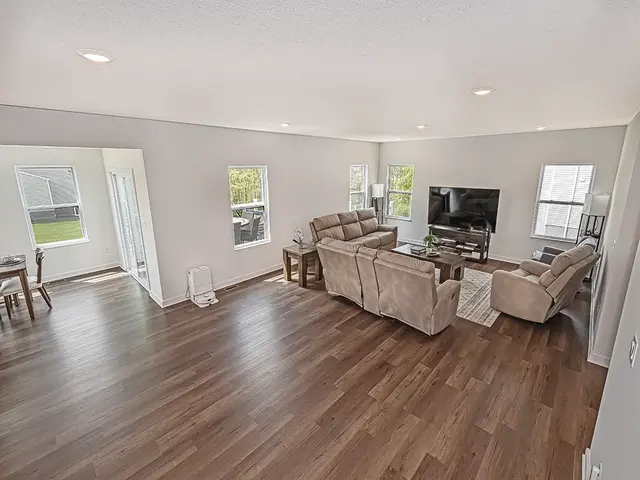 2674 Margos Way gallery image 20