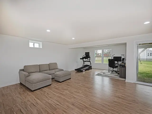 2674 Margos Way gallery image 21
