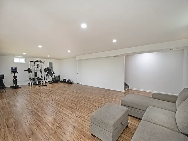 2674 Margos Way gallery image 22