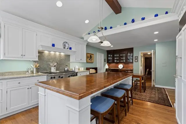 2685 Sunset Lane gallery image 7